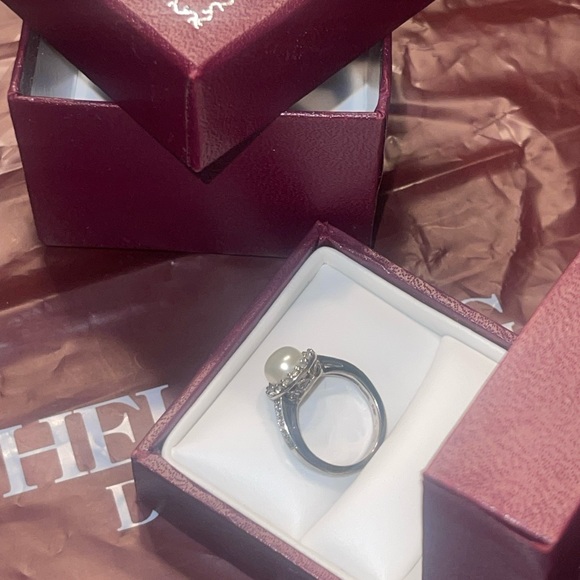 Helzberg freshwater Cultured Pearl & 1/8 ct. tw. Diamond Ring in Sterling Silver - Picture 4 of 8